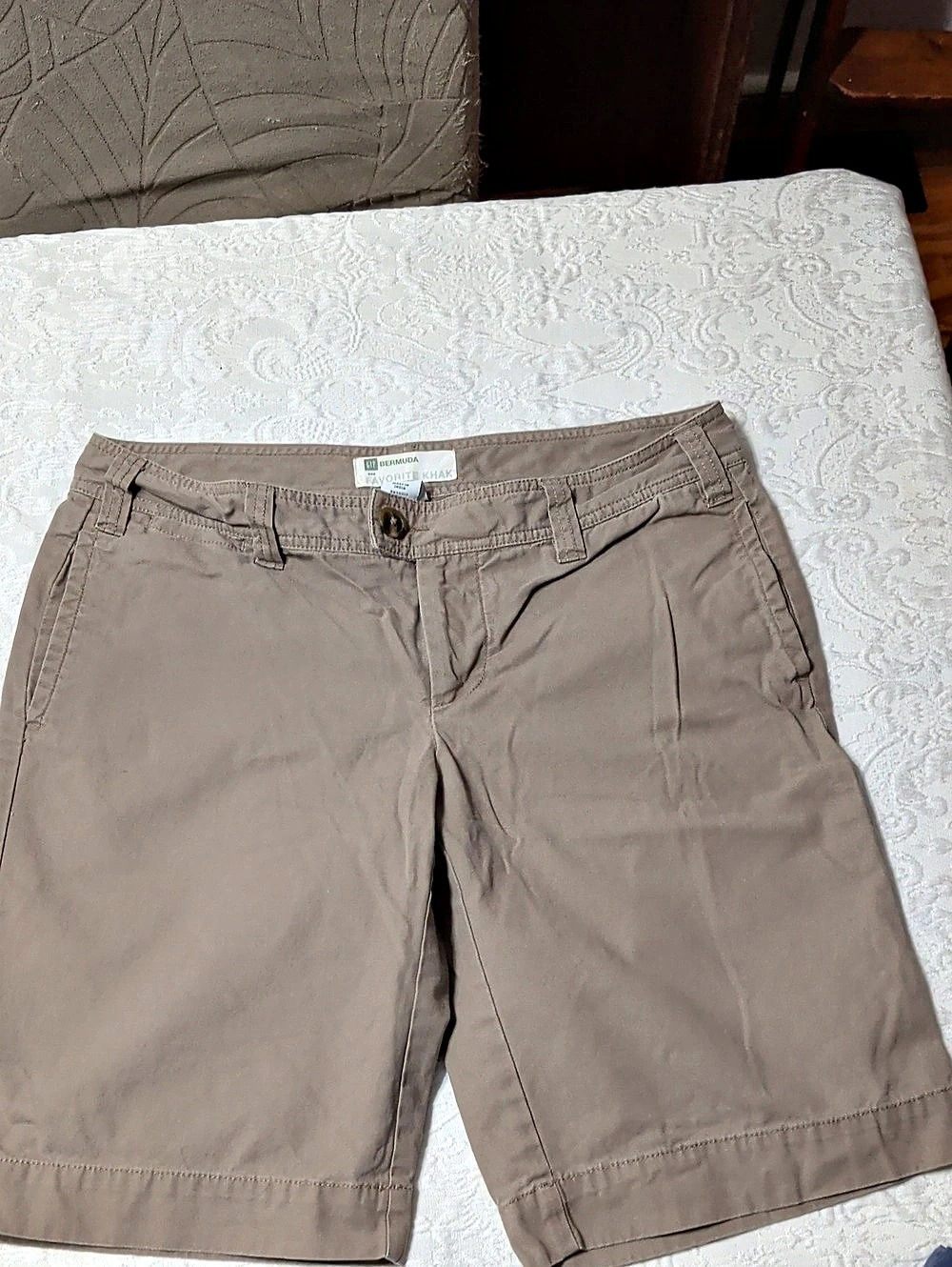 Gap Bermuda Favorite Khaki Cotton Bermuda Shorts Size 8